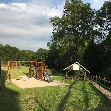 A Restaurace Na Krizovatce Maison d'hôtes Polevsko