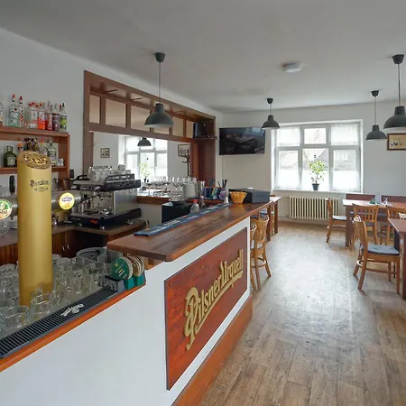 Pensión A Restaurace Na Krizovatce