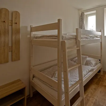 Maison d'hôtes A Restaurace Na Krizovatce Polevsko